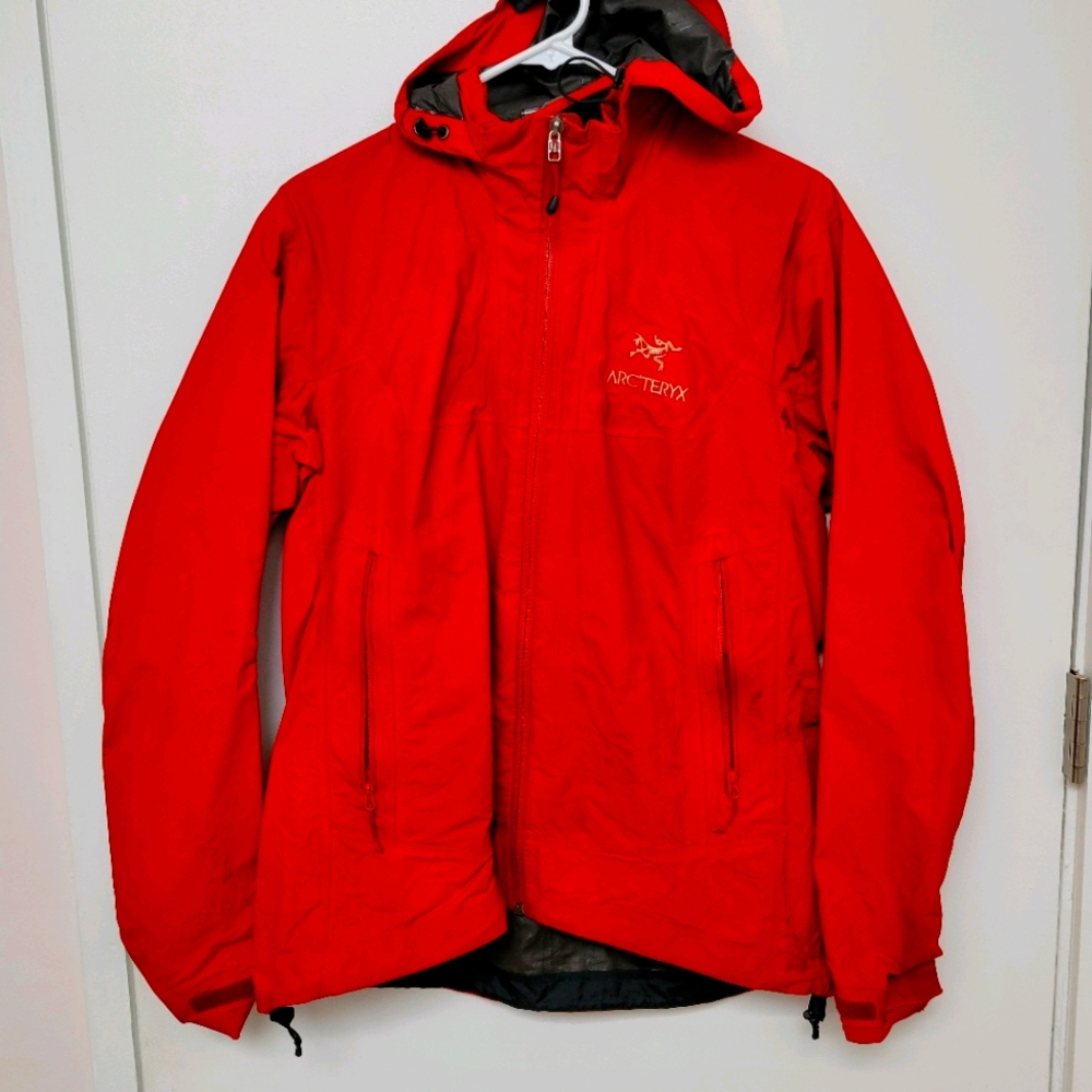 Red Arcteryx Goretex Rainjacket used